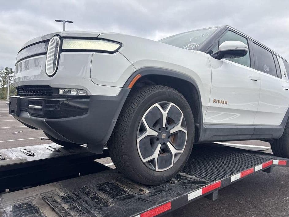 Rivian R1S at pickup in Conroe, Texas